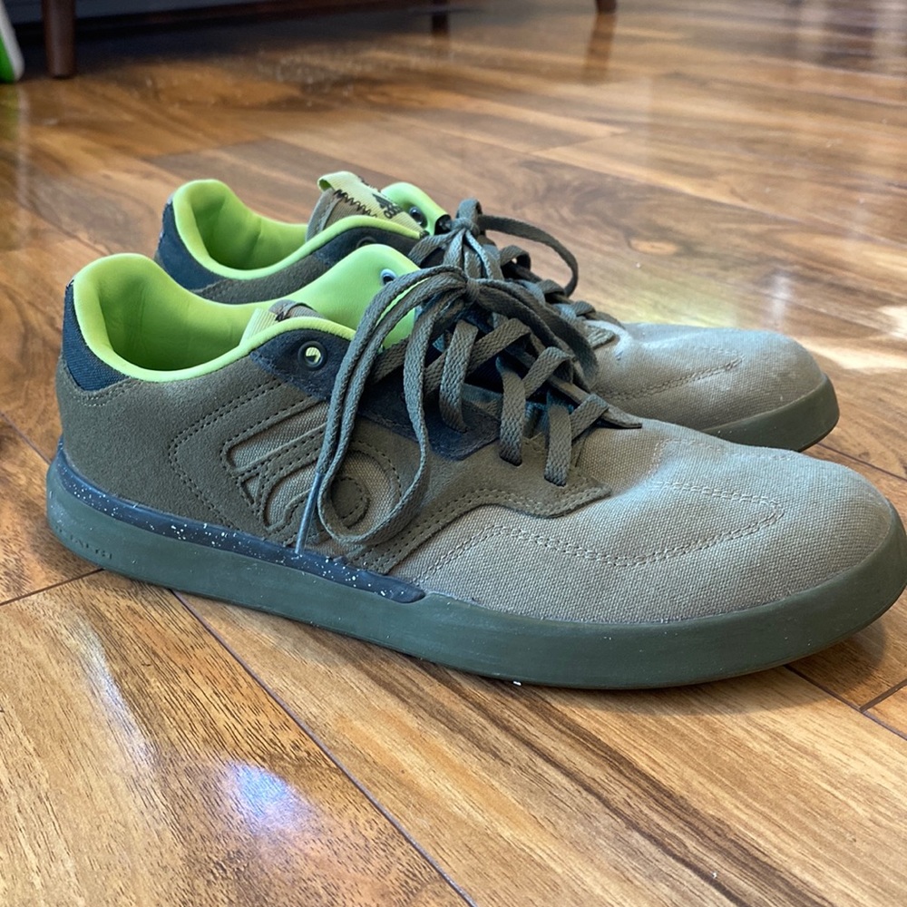 Adidas stealth five ten sleuth highlighter green and olive biking sneakers sz 9